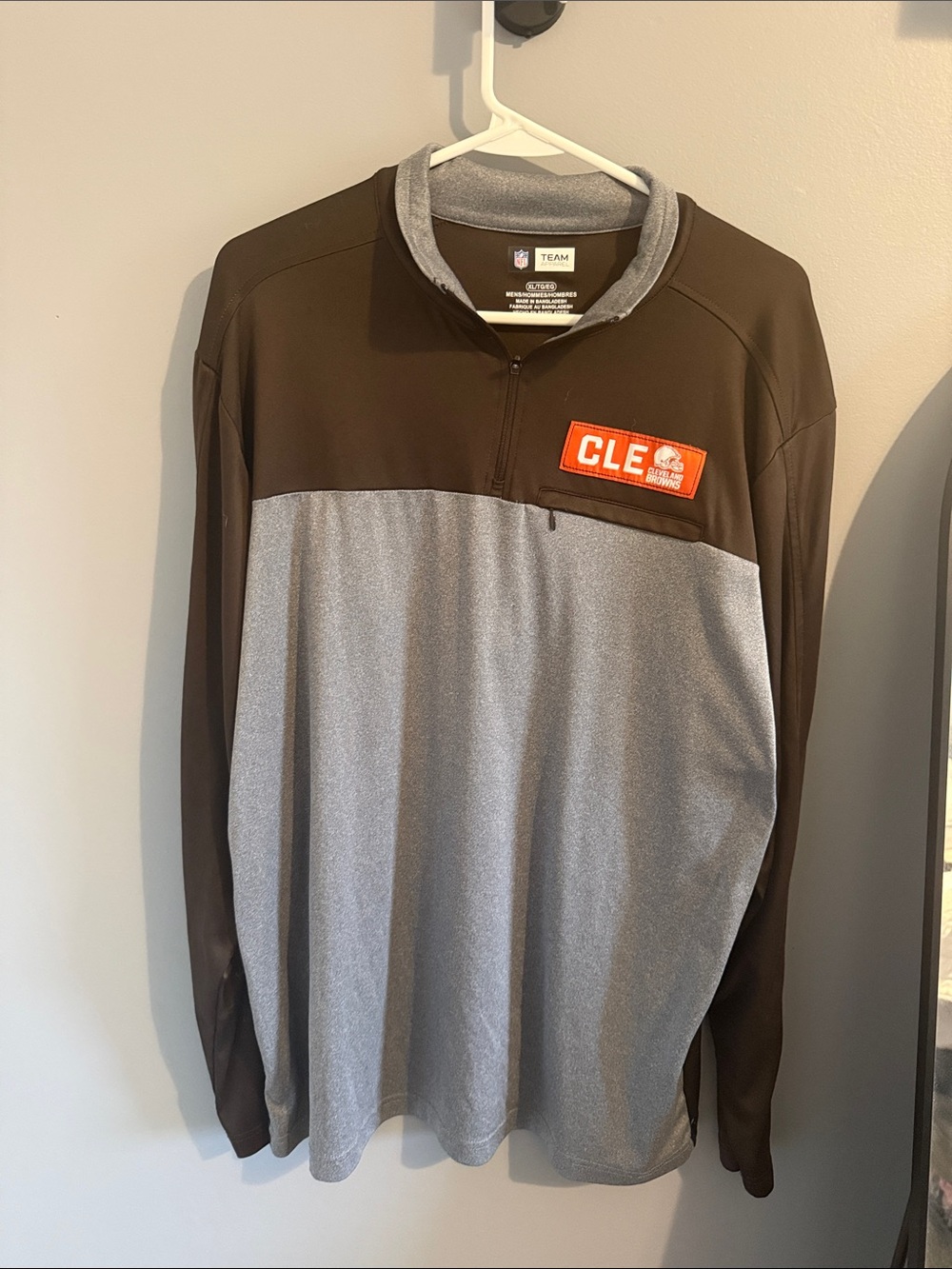 NFL CLE Brown and Gray Quarter-Zip Pullover